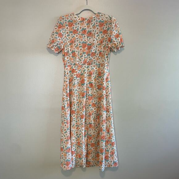 Stormi Wren Size M Peach Pink Floral Dress Short Sleeves Slit - Picture 2 of 6